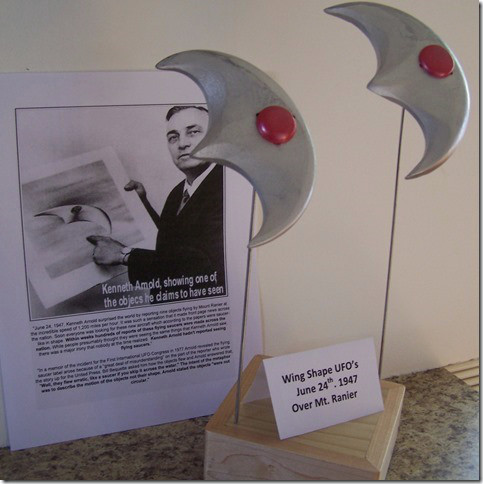 A museum exhibit featuring the objects seen by Kenneth Arnold.
