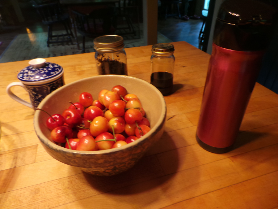 Life, still. Cherries, bowl.